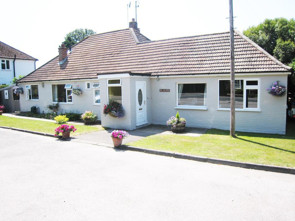 Oak Tree Lodge&Holiday Parking Burstow Dış mekan fotoğraf